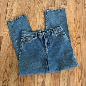 Style & Co Jeans Medium Wash Easy 6P Short